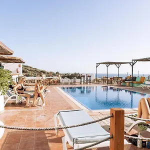 https://the-tree-house-tenerife.in-canary-islands.com