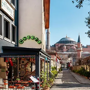 Cheers Provincia di Istanbul